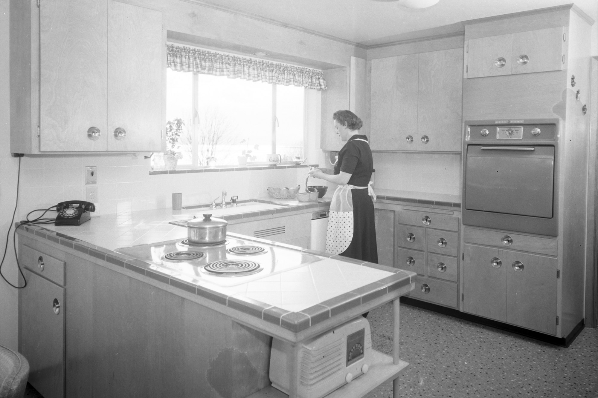 12 Things You’d Notice in a ’50s Home That Feel Unusual Today